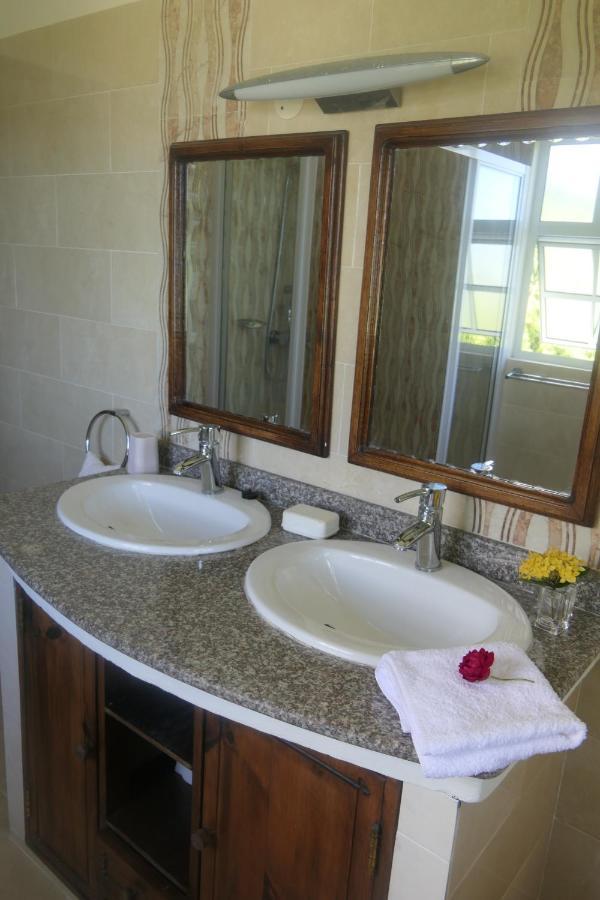 Tropical Garden Self Catering Villa Victoria Luaran gambar