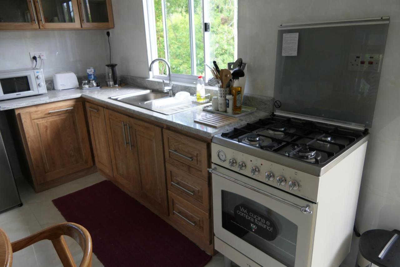 Tropical Garden Self Catering Villa Victoria Luaran gambar